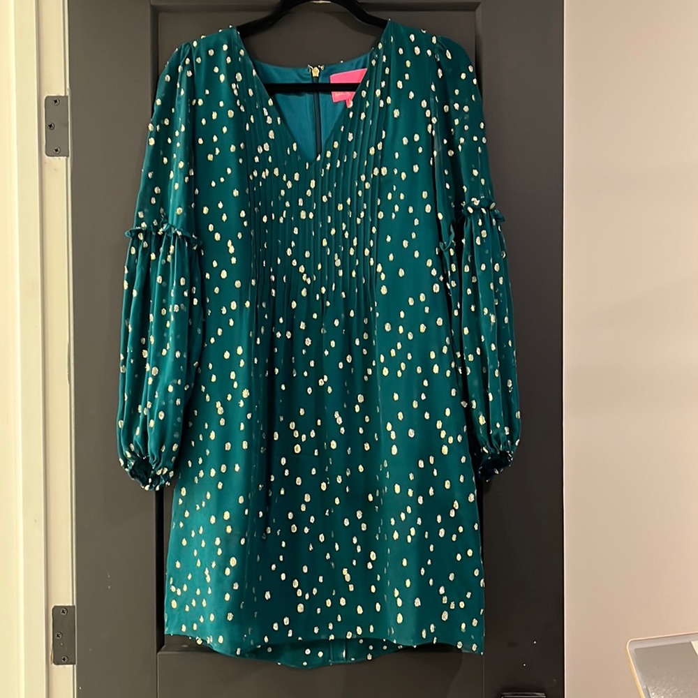 Lilly Pulitzer emerald green and gold sparkle dress. Perfect holiday dress.